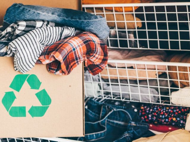 ¿Por qué es tan complicado reciclar las prendas de ropa?