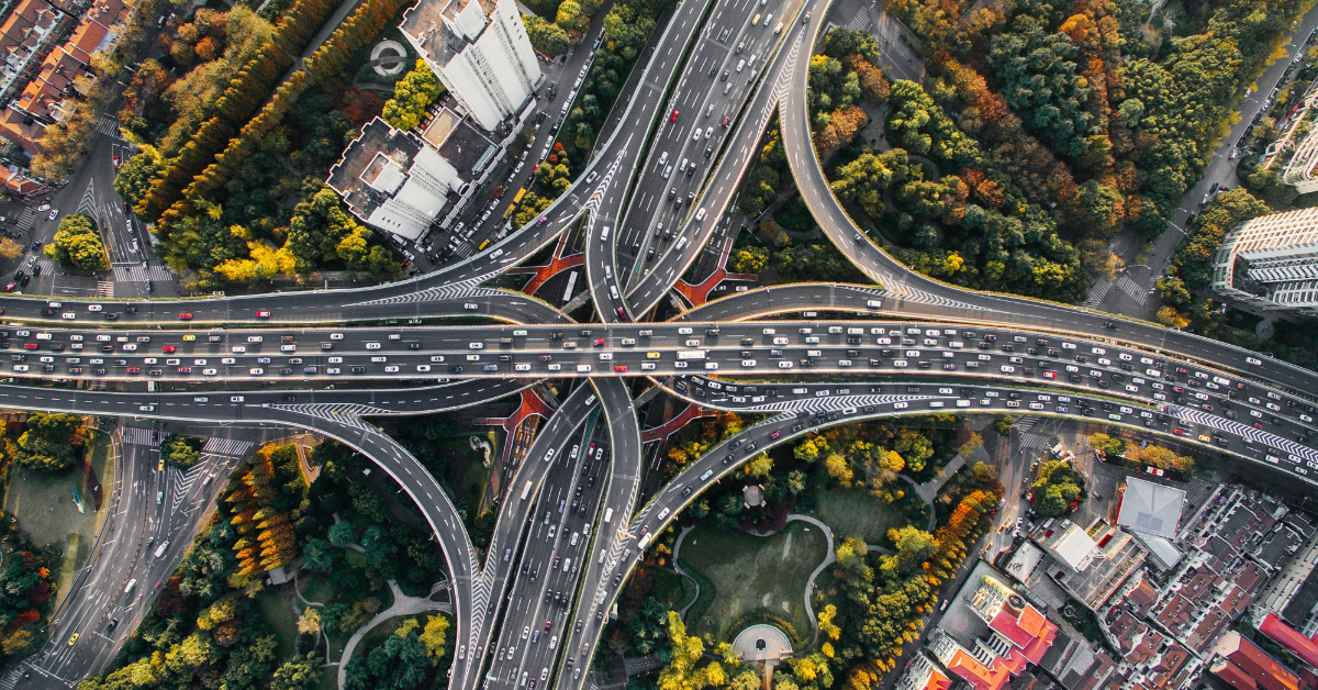 Carretera con coches
