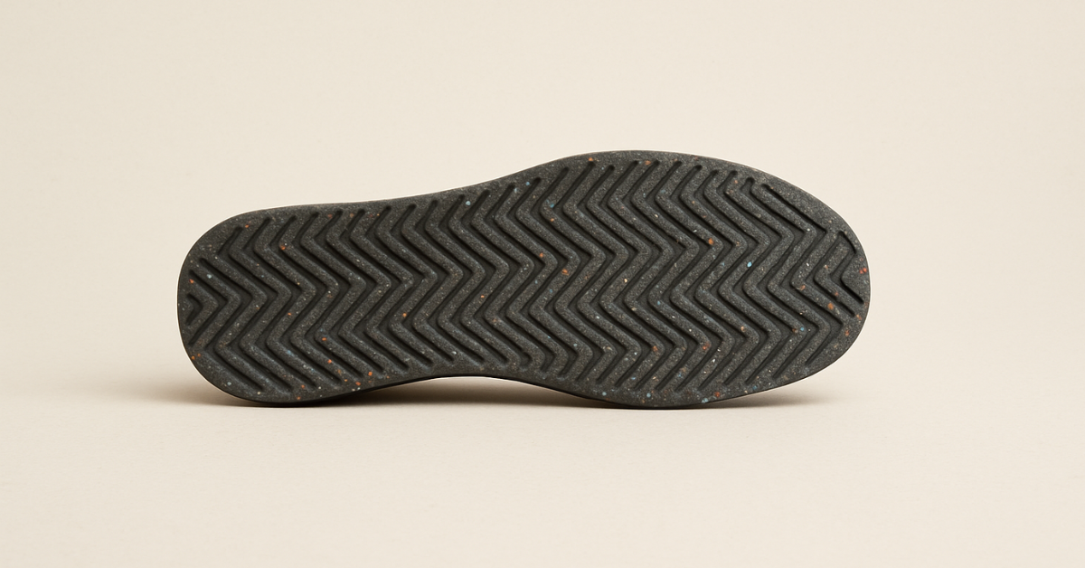 Suela de zapato hecha del caucho reciclado de los neumaticos fuera de uso