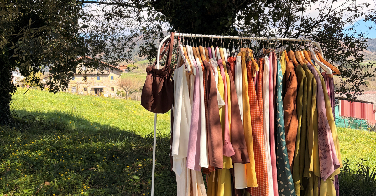 Burro de ropa de La Flor de Shakti