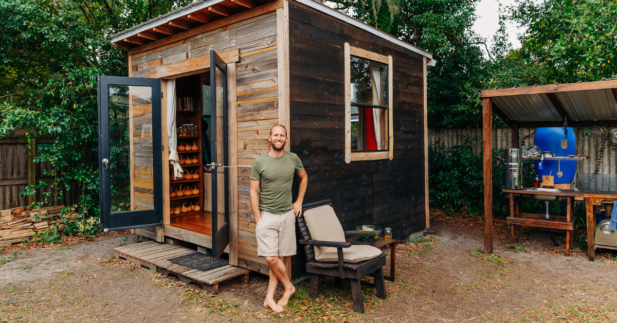 Robin Greenfield - Living Simply in a Tiny House, gratitude 2019 - credit www.sierraford.com