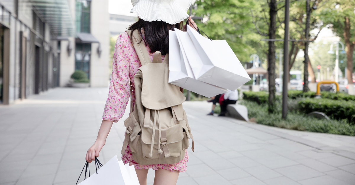 Mujer yendo de compras