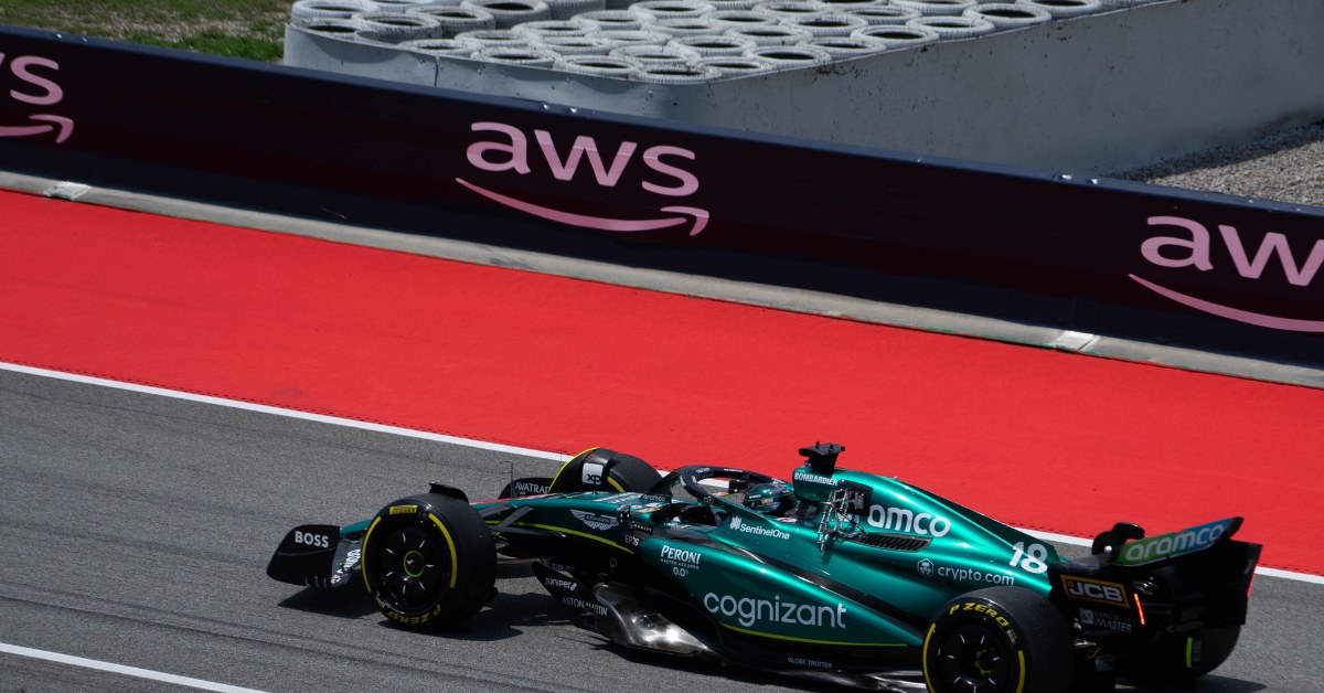 Coche de Fórmula 1 en circuito